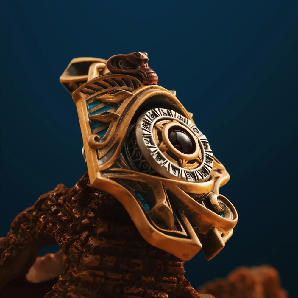 Eye of Horus Spinner Pendant V27 Details 07