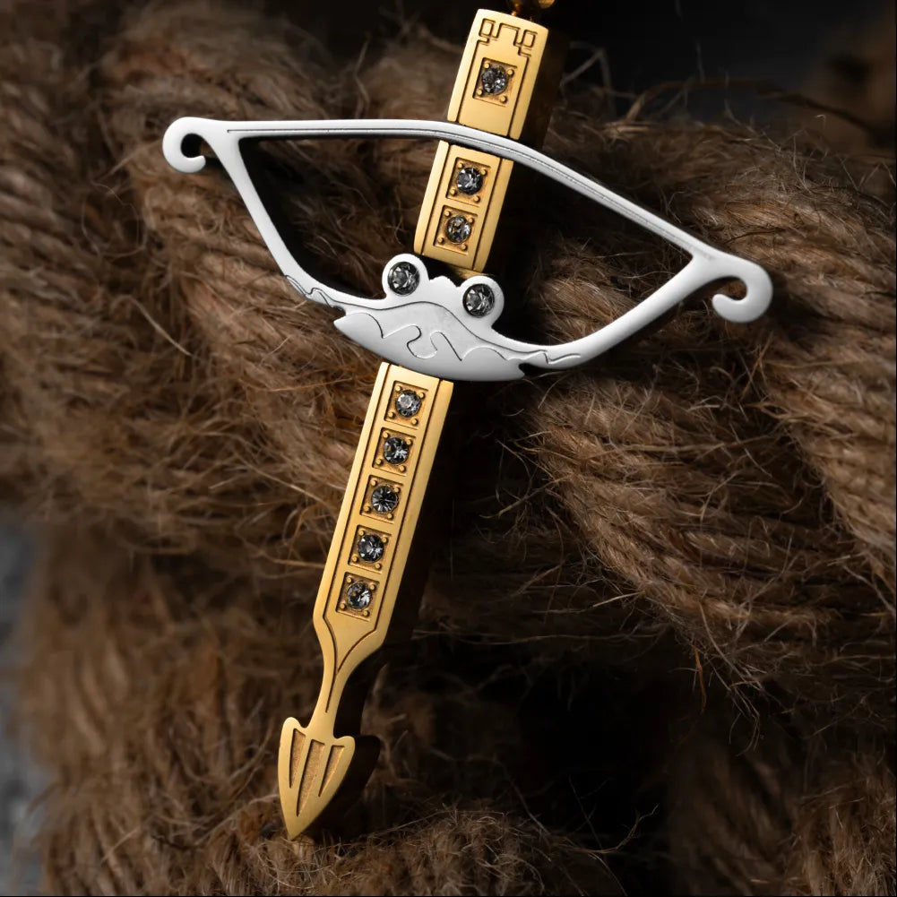 Gold Arrow Pendant Details 03