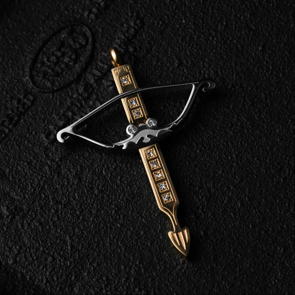Gold Arrow Pendant Details 07