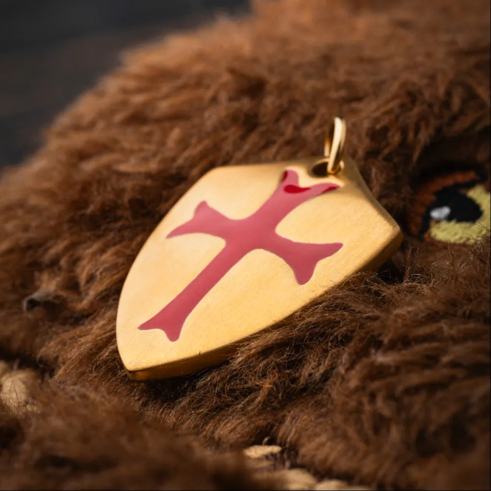 Gold Tone Crusader Shield Pendant Details 04