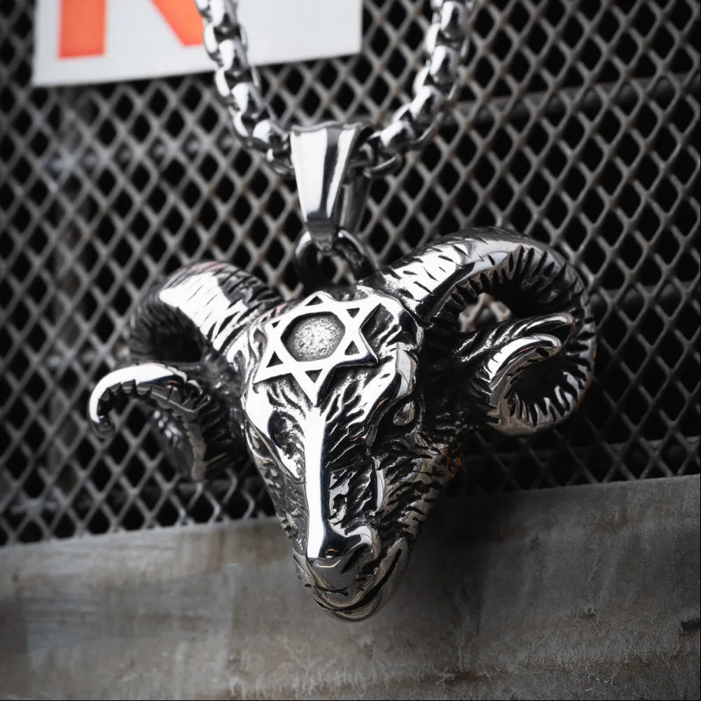 Gothic Goat Head Pendant Details 03