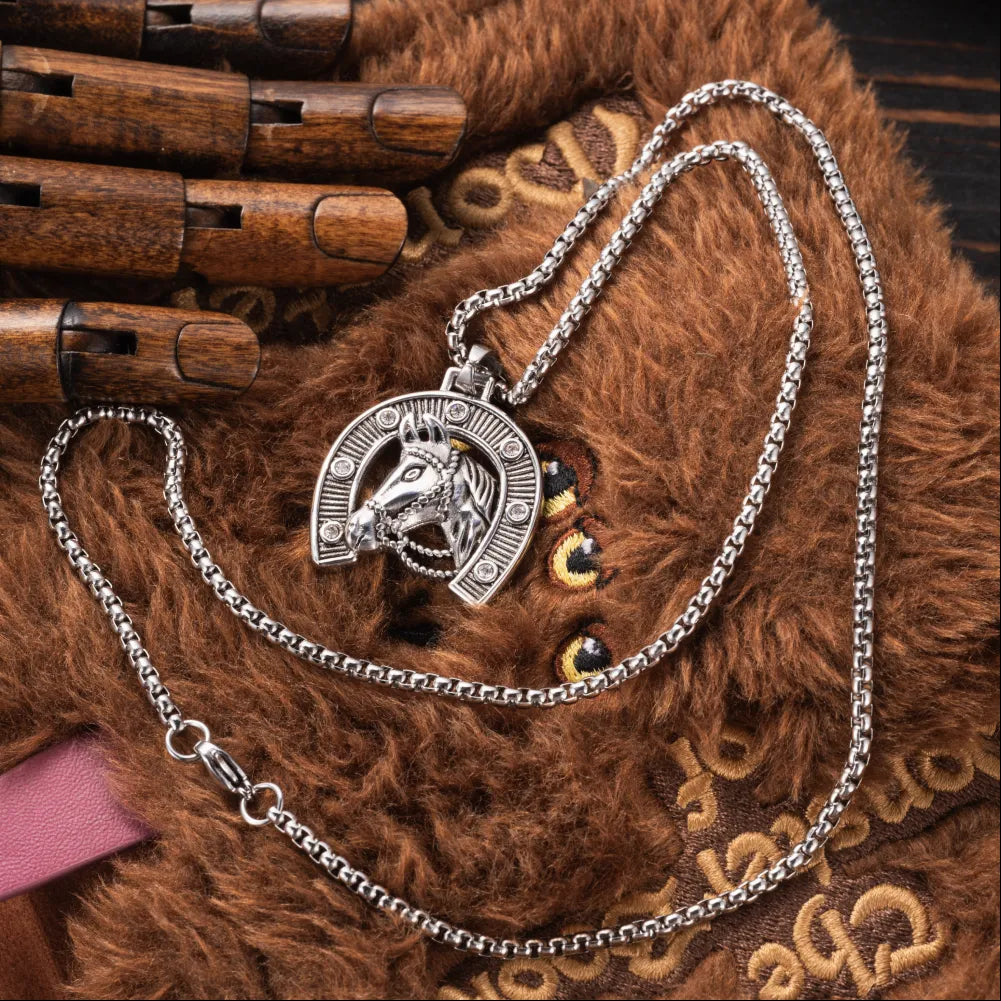 Iron Hoof Pendant Details 03
