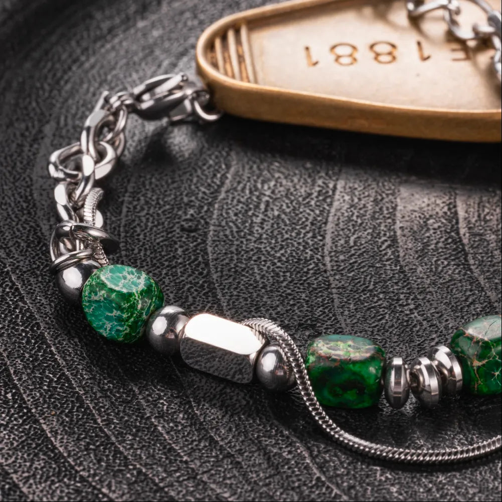 Lush Green Bracelet Details 04