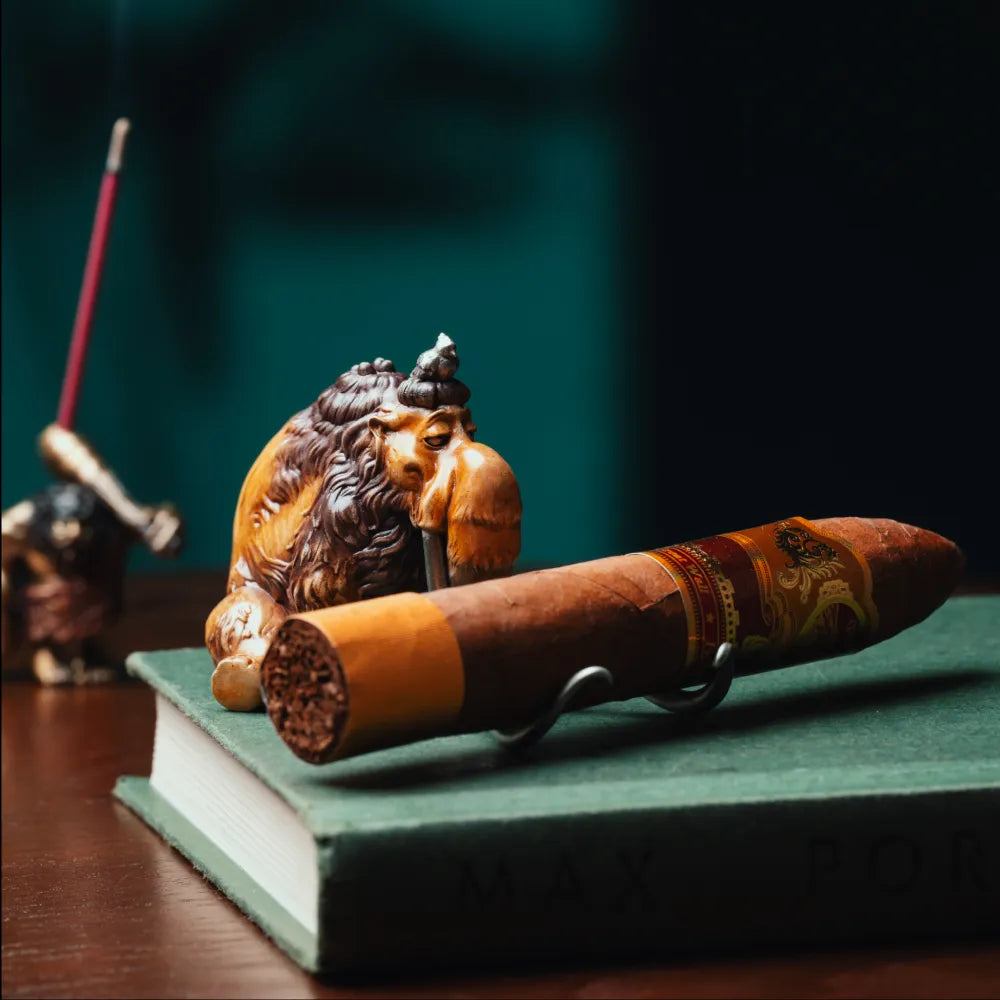 Mammoth Phone Holder Details 05