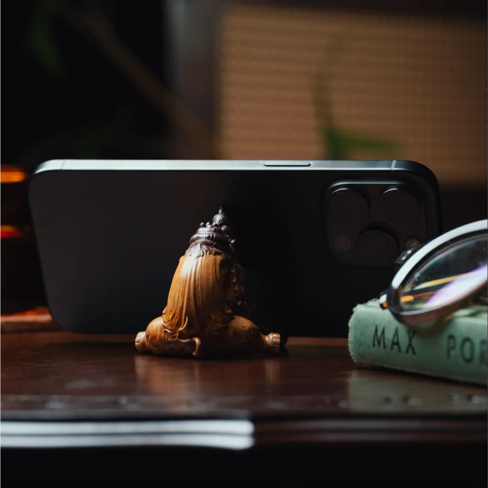 Mammoth Phone Holder Details 07