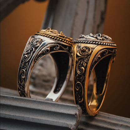 Medusa Signet Ring Details 05
