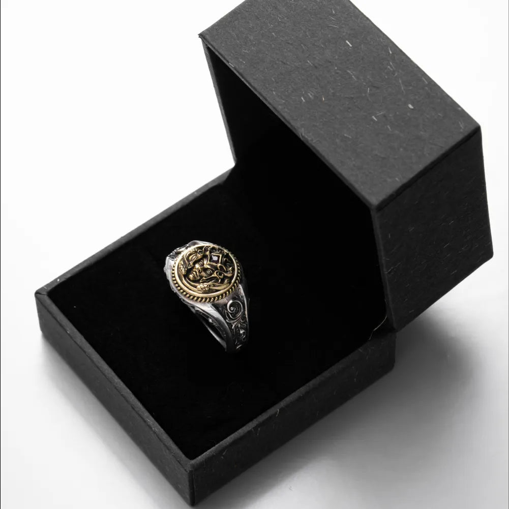 Medusa Signet Ring Details 06