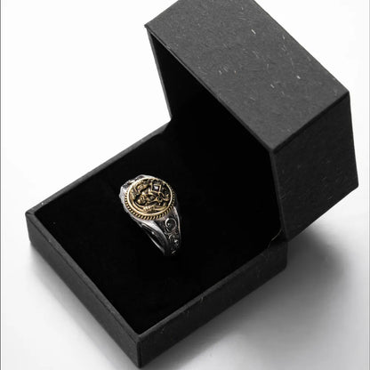 Medusa Signet Ring Details 06