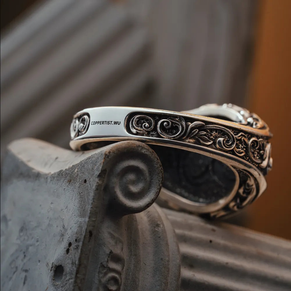 Medusa Signet Ring Details 11