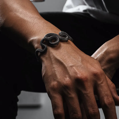 Ox.Silver Coiled Snake Bracelet Details 03