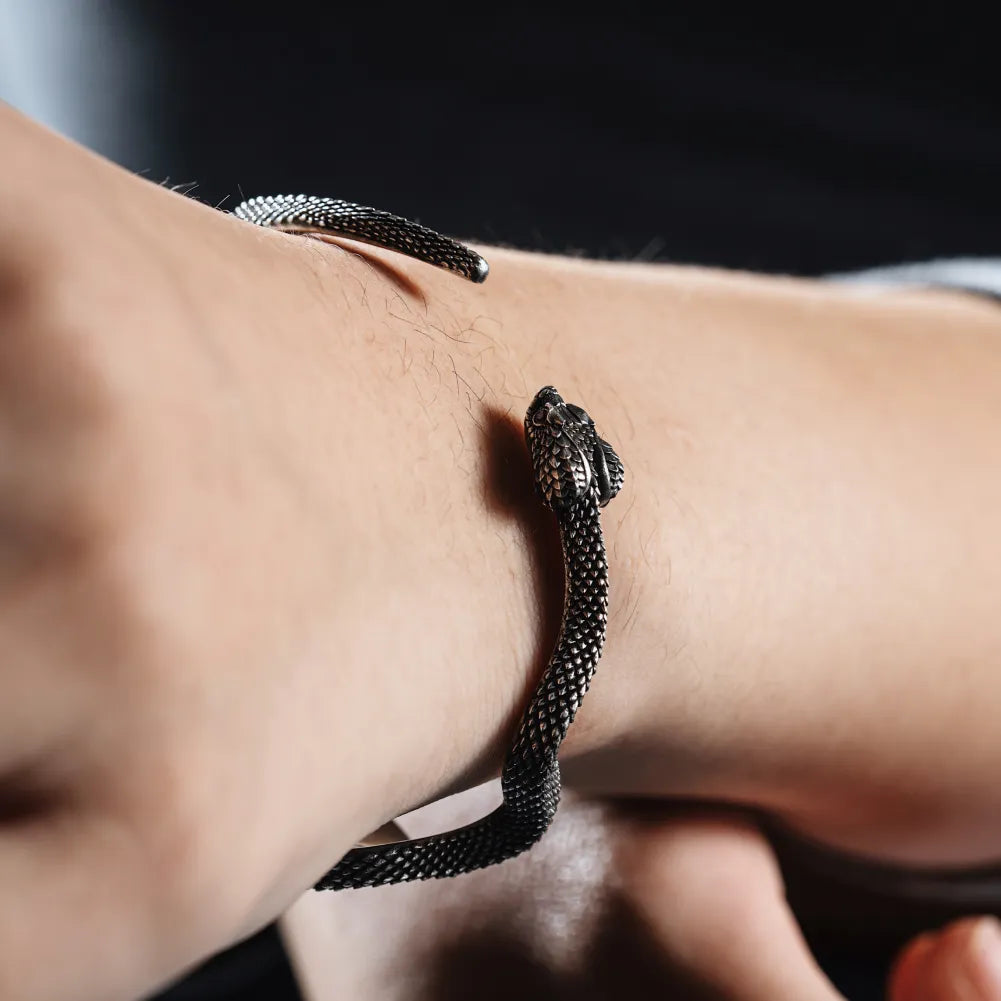 Ox.Silver Coiled Snake Bracelet Details 04