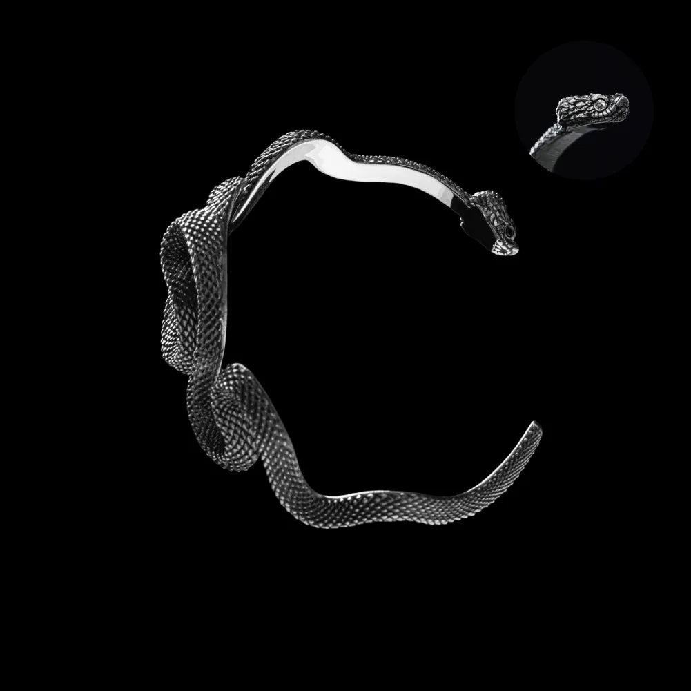 Ox.Silver Coiled Snake Bracelet Diamond Details 01