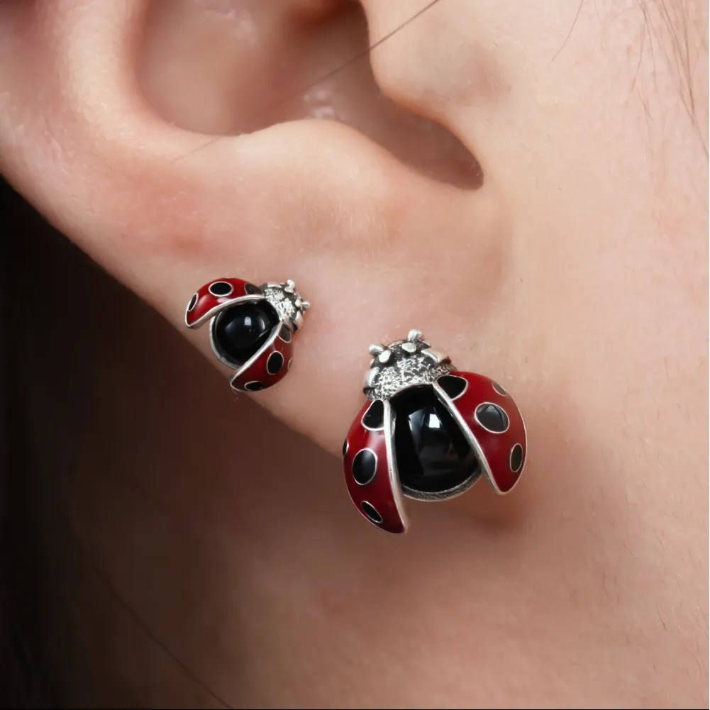 Ox.SIlver Ladybug Studs Details 02