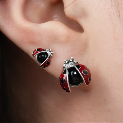 Ox.SIlver Ladybug Studs Details 02