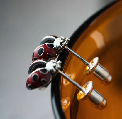 Ox.SIlver Ladybug Studs Details 05
