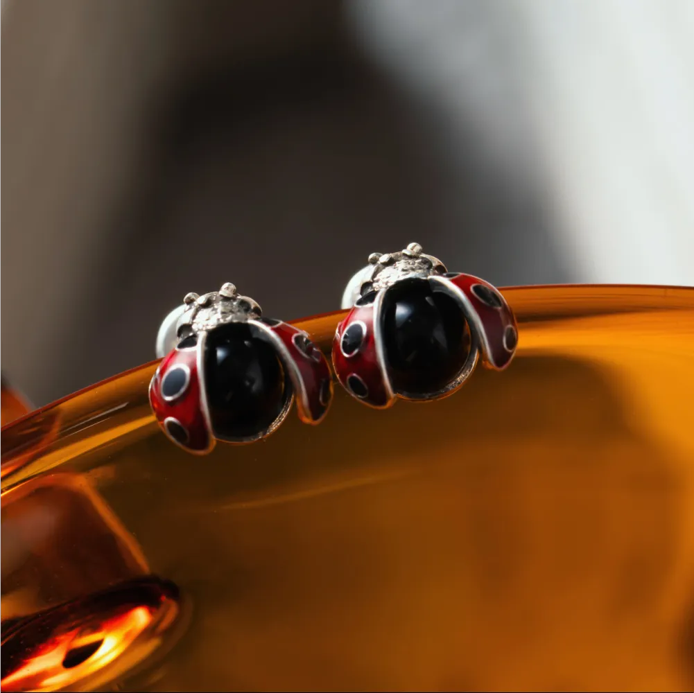 Ox.SIlver Ladybug Studs Details 07