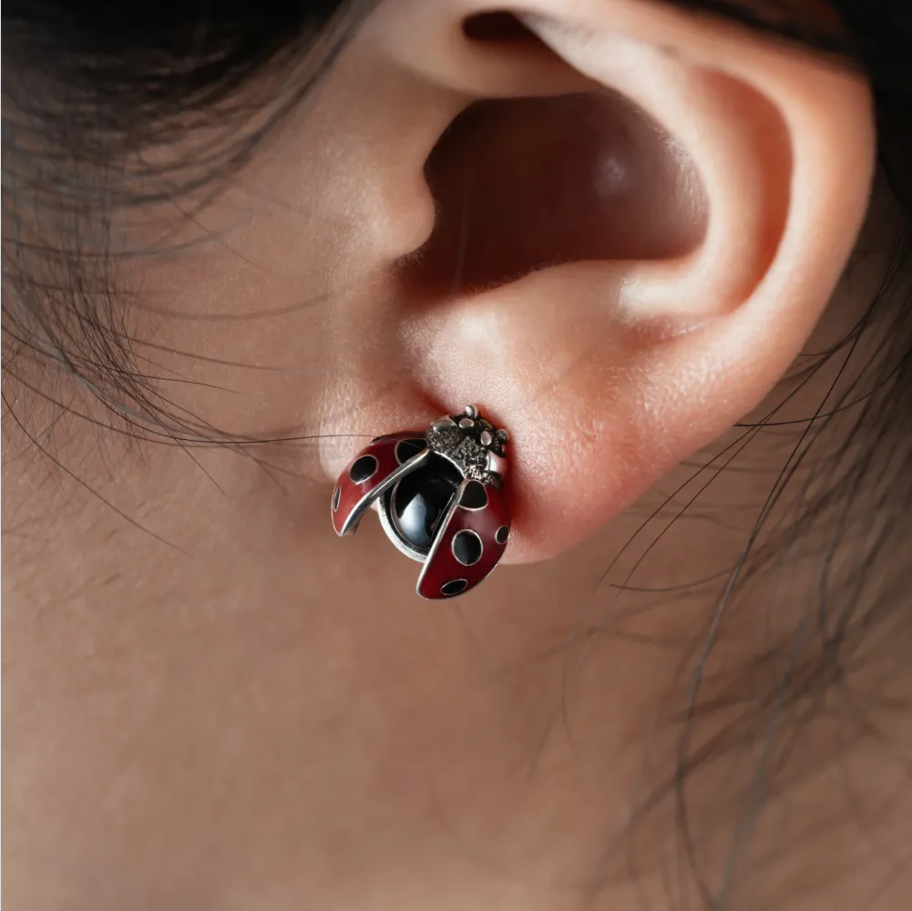 Ox.SIlver Ladybug Studs Details 08