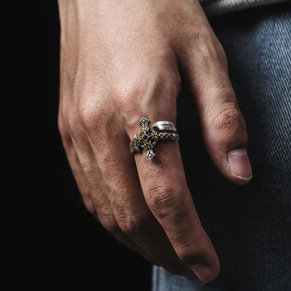 Ox.Sliver Witn Brass Judicator Blade Ring Details 04