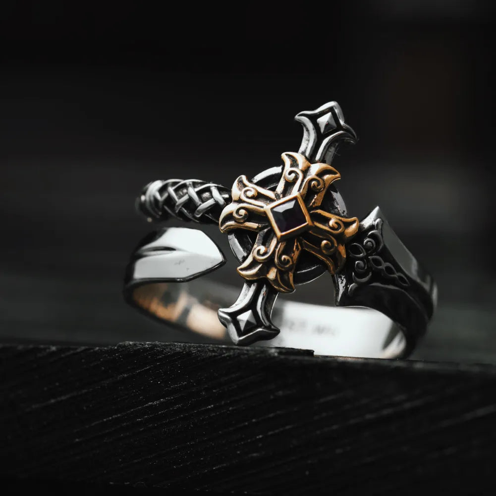 Ox.Sliver Witn Brass Judicator Blade Ring Details 05