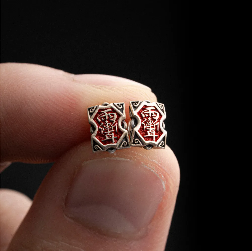 Rain Amulet Stud Earrings Details 06