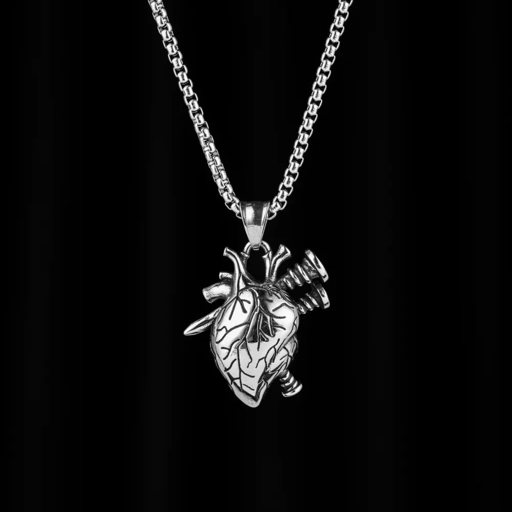 Rebel Heart Pendant Details 02