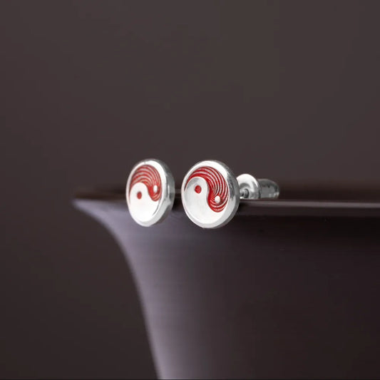 Taiji Stud Earrings Details 01
