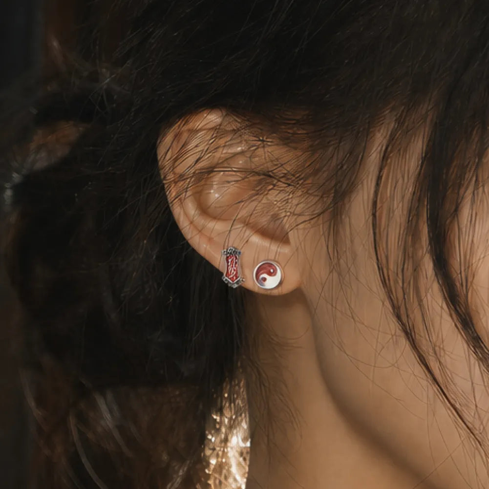 Taiji Stud Earrings female model 04