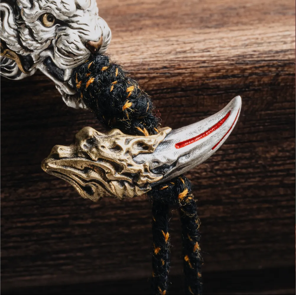 Tiger Fang Bracelet Accessory Details 04