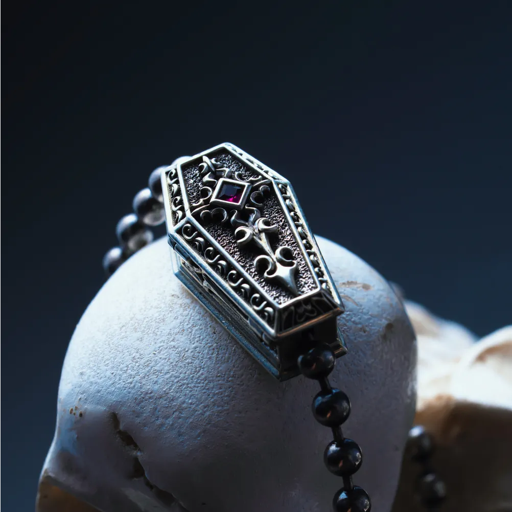 Vampire Coffin Ball Chain Necklace Details 03