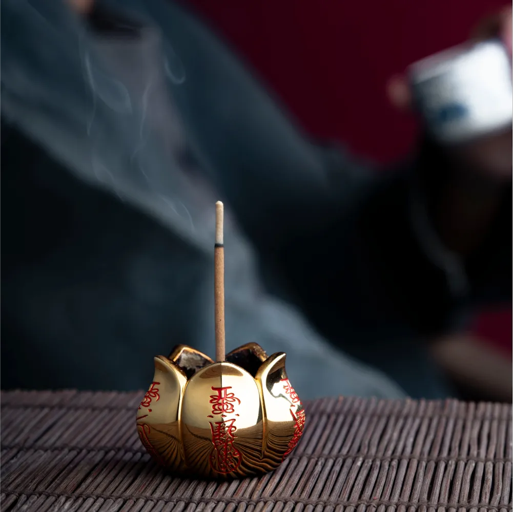Wealth Lotus Incense Holder Details05