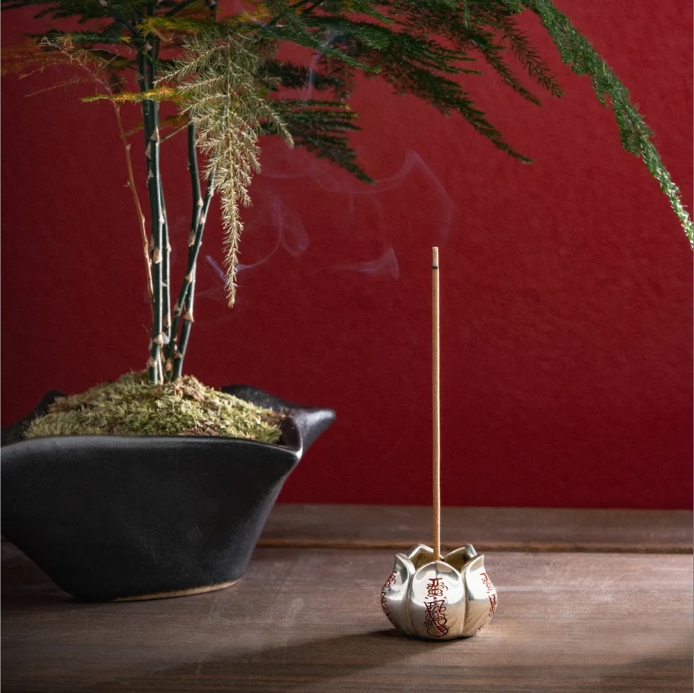 Wealth Lotus Incense Holder Details06