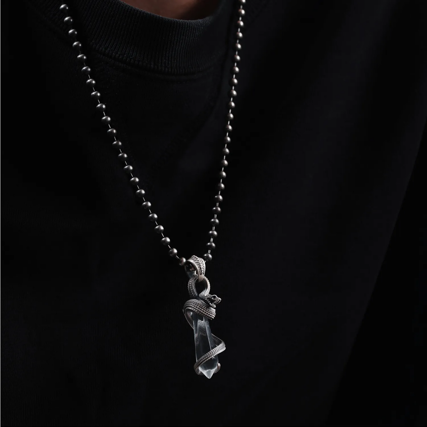 White Bronze Venoms Heart Pendant Details02