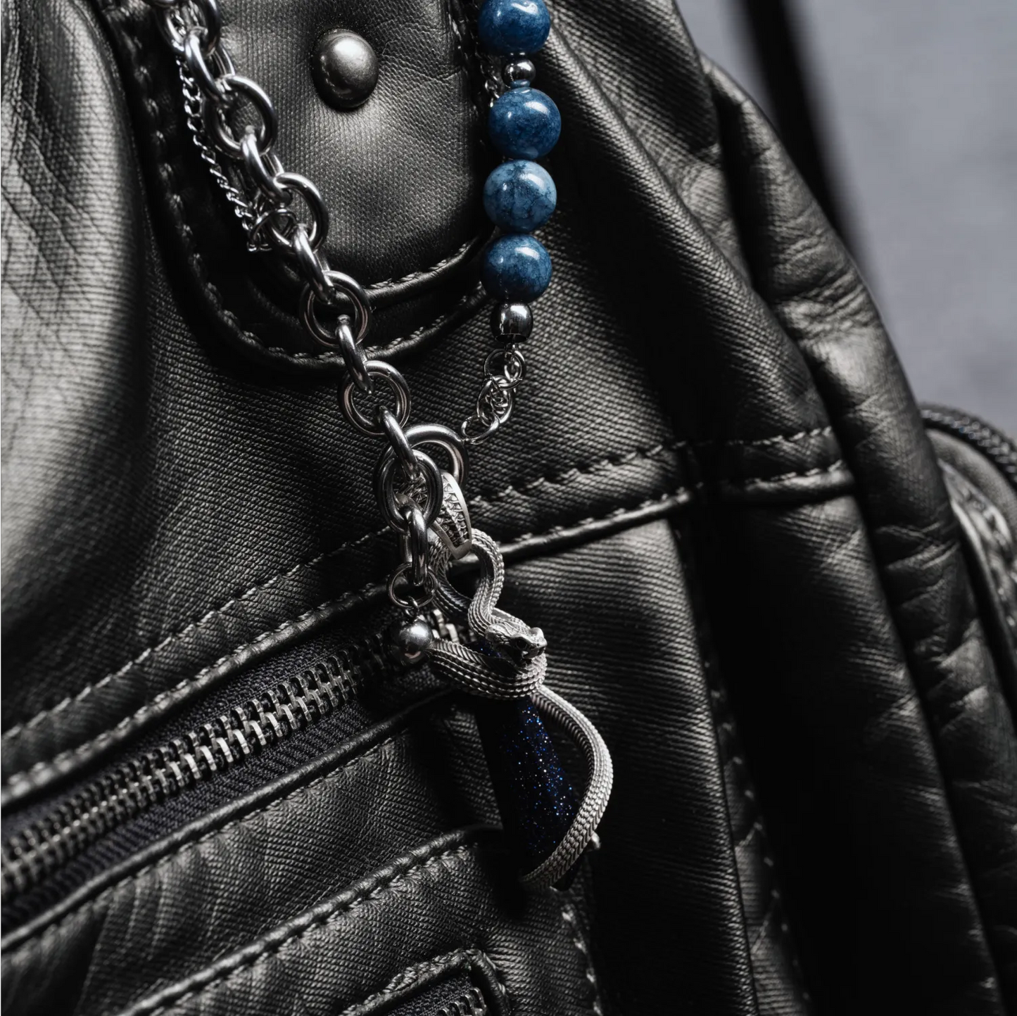 White Bronze Venoms Heart Pendant Details08