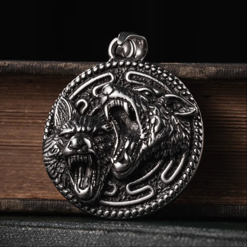 Wolf Head Pendant Details 05