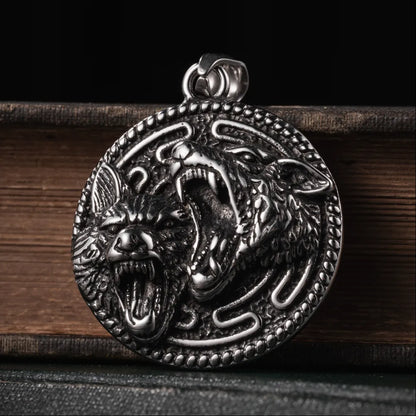 Wolf Head Pendant Details 05