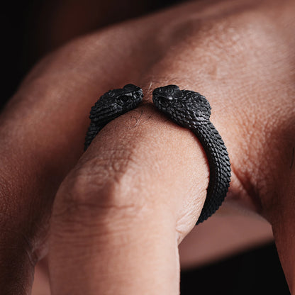 Black Amphisbaena Ring Details 01