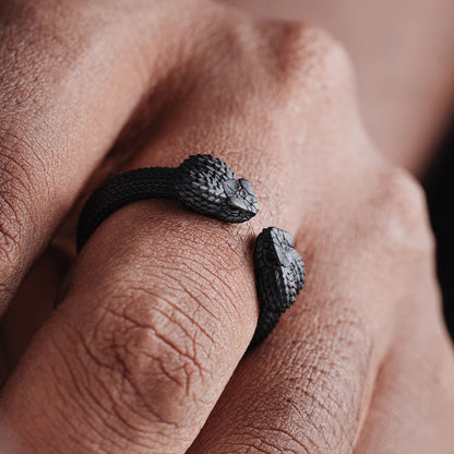 Black Amphisbaena Ring Details 02