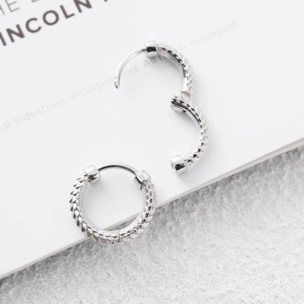 Customized Platinum Snake Skin Earrings Details 05