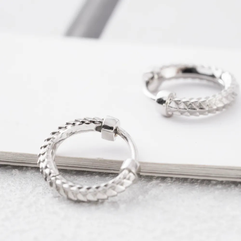 Customized Platinum Snake Skin Earrings Details 06