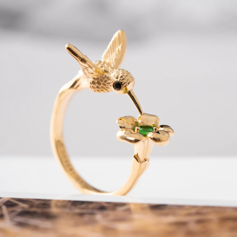 Customized Gold Hummingbird Ring Details 01