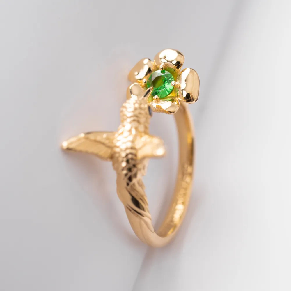 Customized Gold Hummingbird Ring Details 03