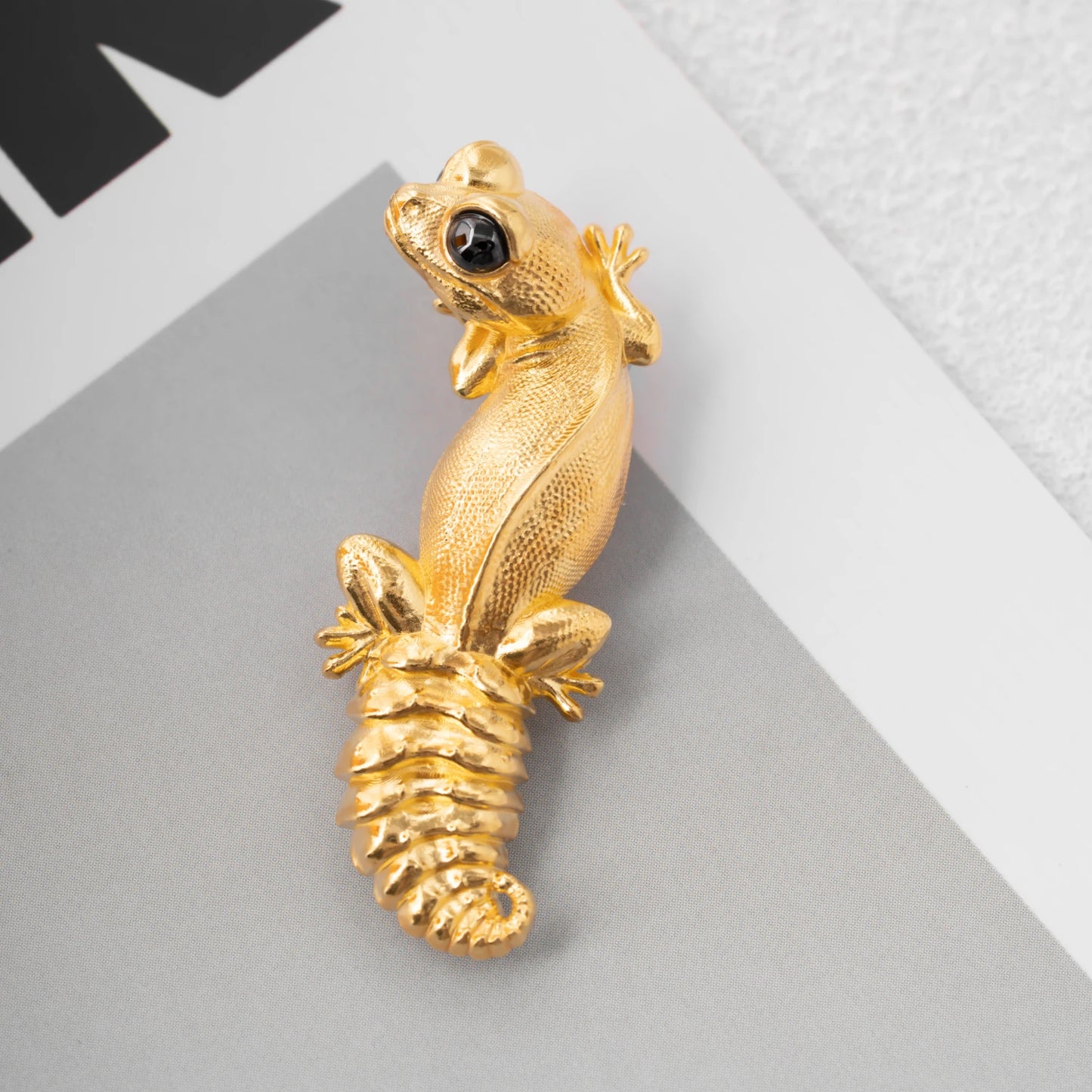 Knob Tail Gecko Brooch