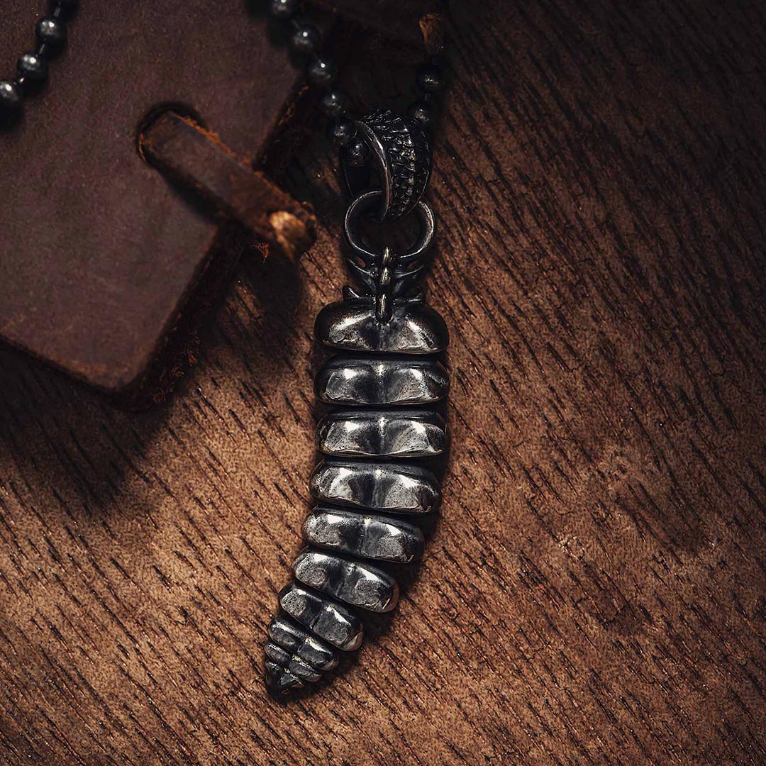 I made a rattlesnake tail pendant. : r/Sneks